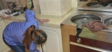 專業(yè)保潔服務(wù) 為家庭與企事業(yè)單位提供全方位清潔解決方案